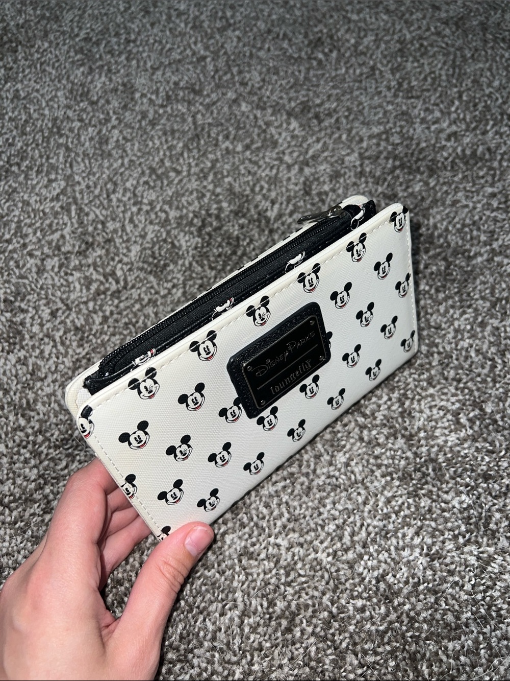 Loungefly White Mickey Mouse Pattern Zip Wallet - Picture 5 of 5